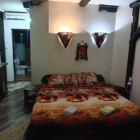 Bumbar Etno Dvorac Hotel Tekija  ภายนอก รูปภาพ