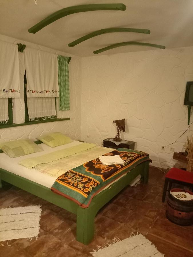 Bumbar Etno Dvorac Hotel Tekija  ภายนอก รูปภาพ